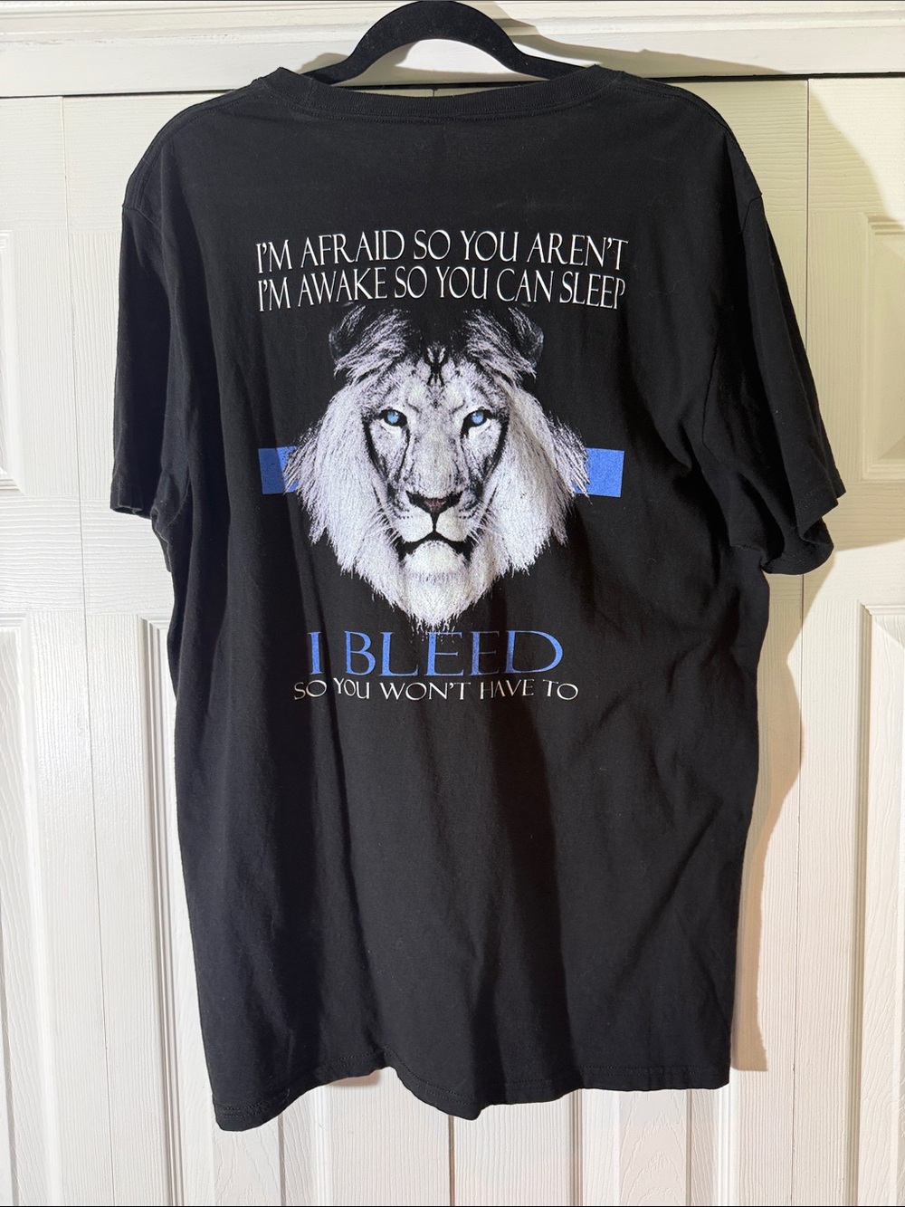Blue Line Lion Print Mens T-Shirt - Blue Accent